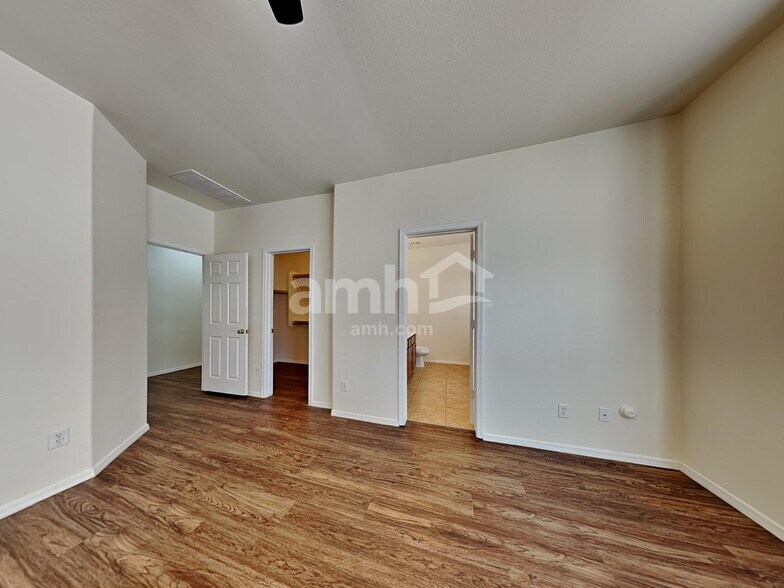 Building Photo - 14610 W Acapulco Ln