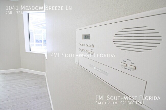 Building Photo - 1041 Meadow Breeze Ln