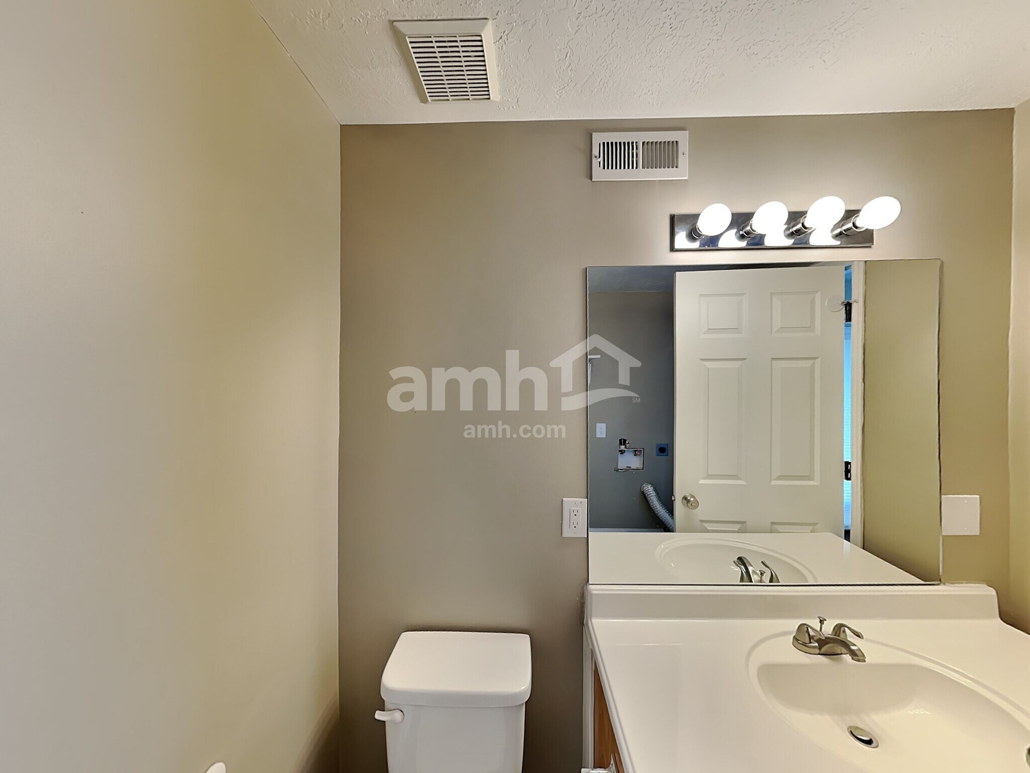 Building Photo - 1968 S 1550 W