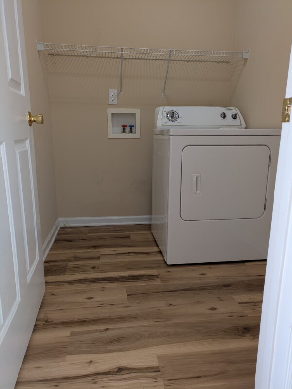 Building Photo - 361 Americana Dr