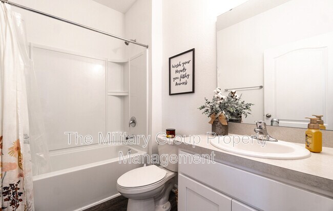 Building Photo - 5594 Hollow Birch Dr