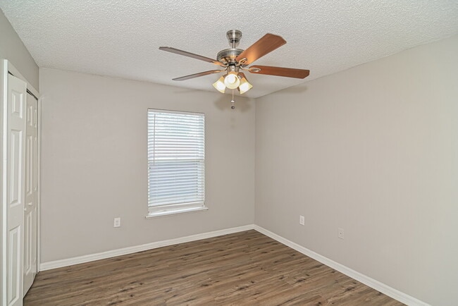 Building Photo - 4459 Marsh Hawk Dr S