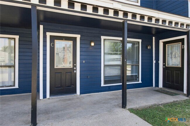 Building Photo - 3410 Victoria Cir