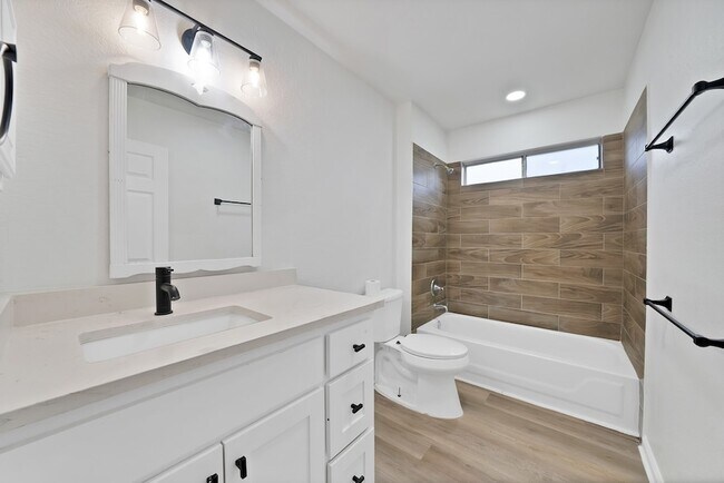 Building Photo - 7548 Meadow Creek Dr