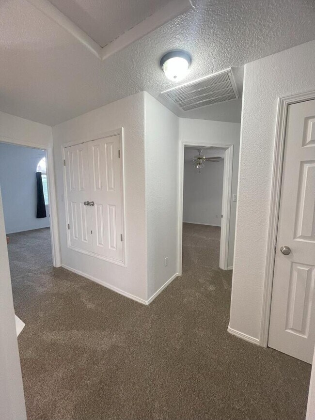 Building Photo - 5555 Mansfield Pl NW