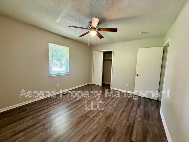 Building Photo - 5080 Shoals Ln
