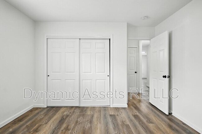 Building Photo - 509 E Jefferson St