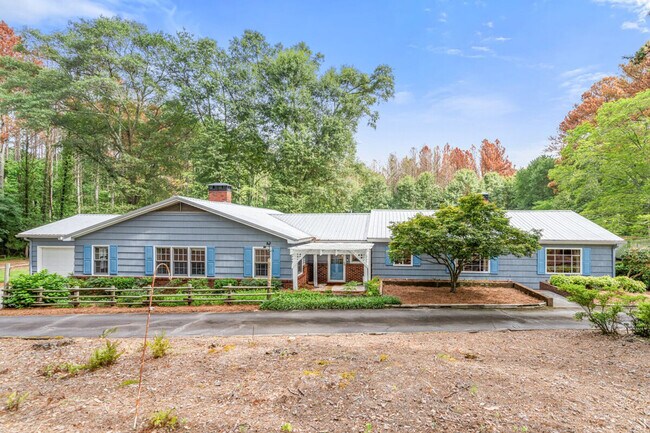 Building Photo - 264 Euharlee Rd SW