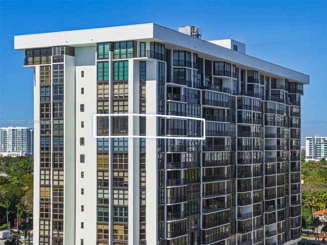 Building Photo - 1915 Brickell Ave