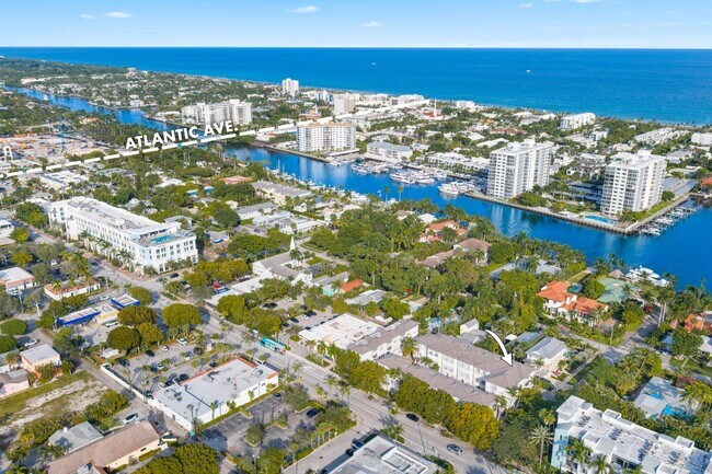 Building Photo - 285 SE 6th Ave