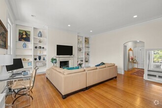 Building Photo - 133 Marlborough St