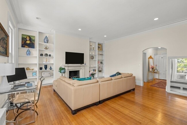 Primary Photo - 133 Marlborough St
