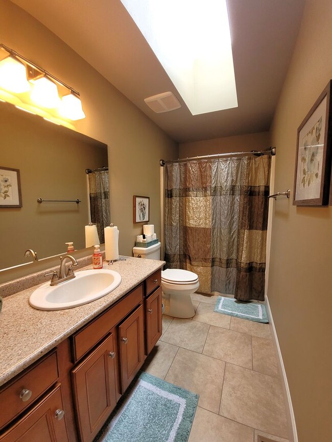 Building Photo - Beautiful Home in Desirable Geneva Neighborhood - 2700 sqft