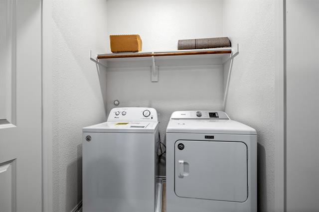 Building Photo - 3201 Solana Cir