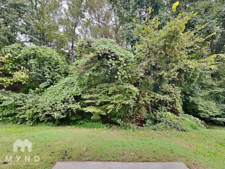 Building Photo - 4702 Mallard Creek Dr