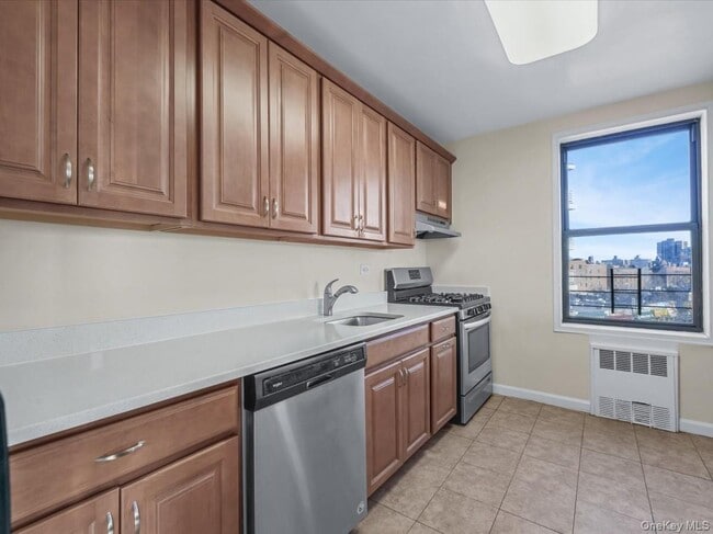 Building Photo - 100-25 Queens Blvd