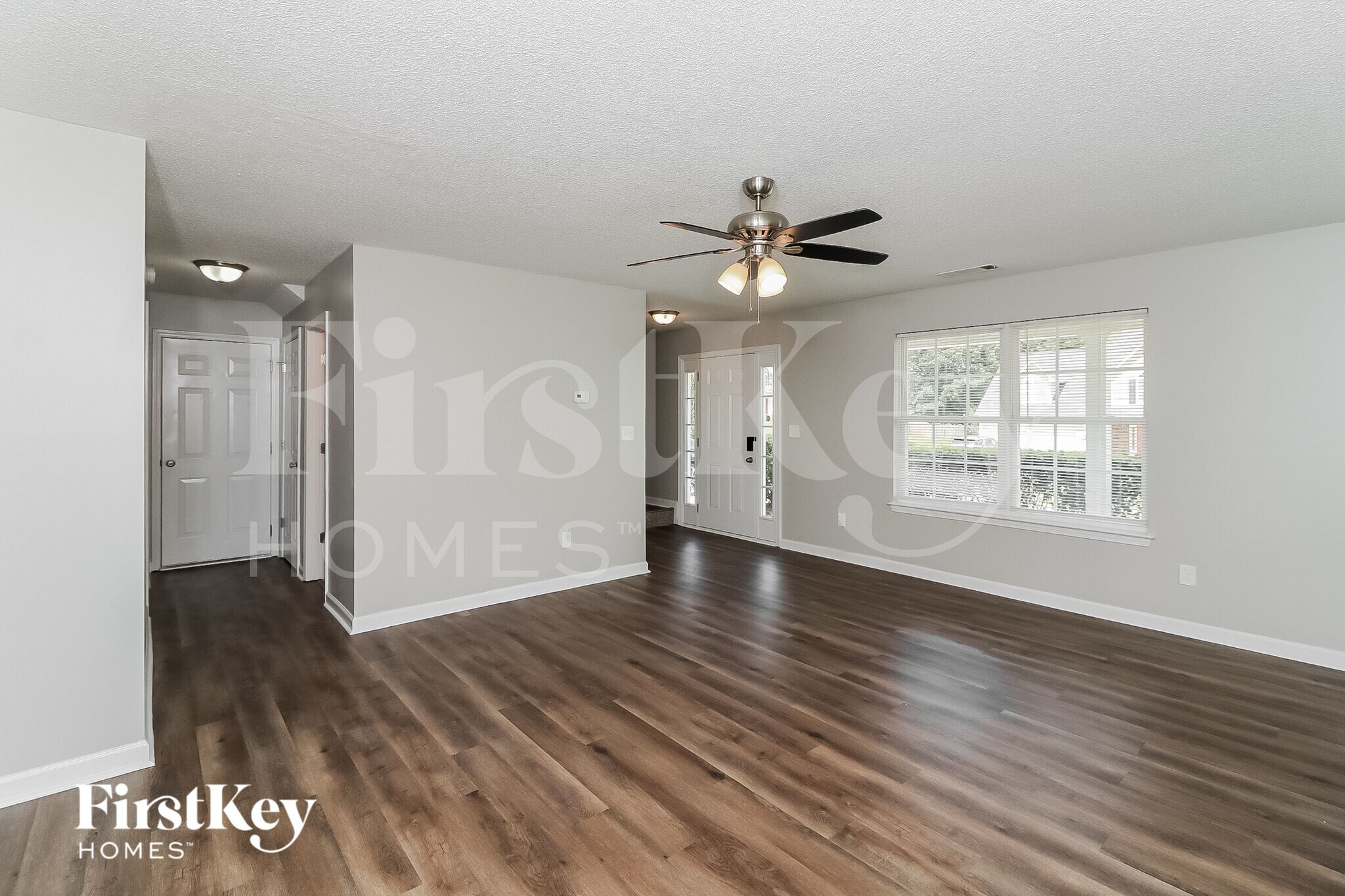 Building Photo - 444 Birchwood Dr