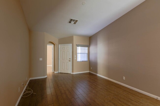 Building Photo - Single Story 3 Bedroom Home In Southwest G...