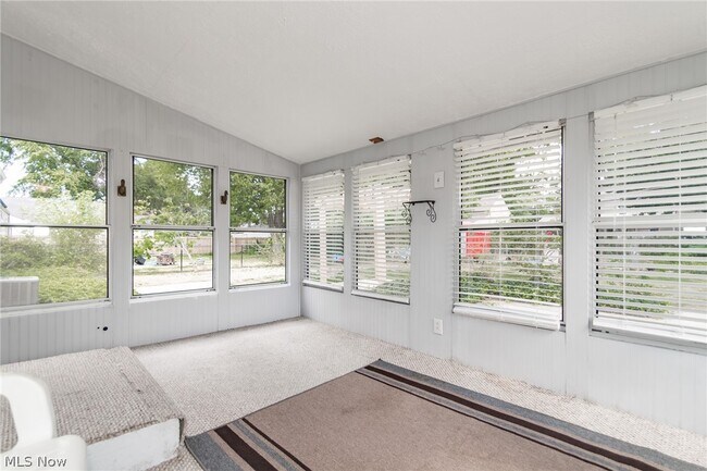 Building Photo - 8279 Westmoor Rd