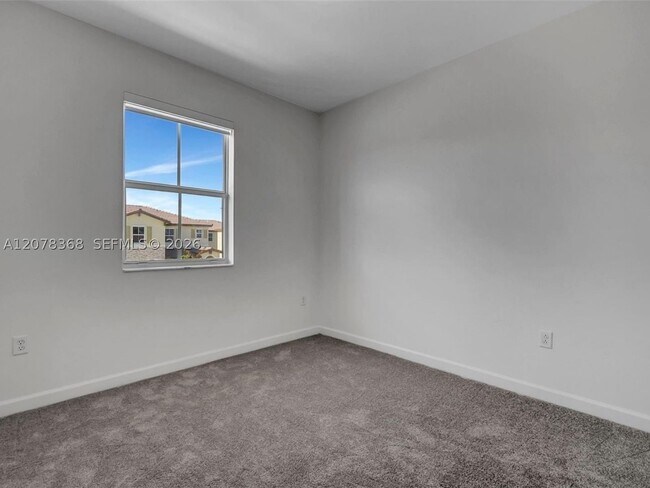 Building Photo - 2574 SE 29th St