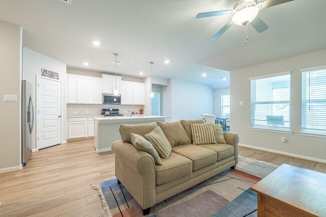 Building Photo - 17705 Hanson Ridge Dr