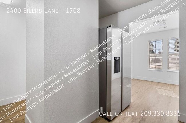 Building Photo - 2400 Eilers Ln