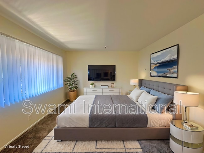 Building Photo - The Brownstone Apartments