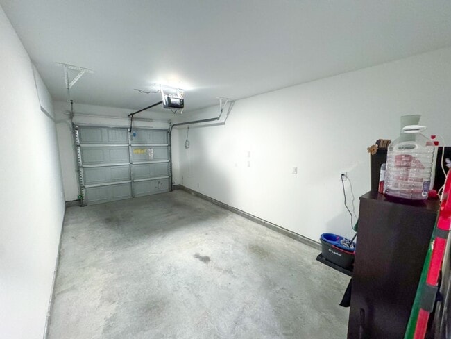 Building Photo - 21531 Carosella Dr