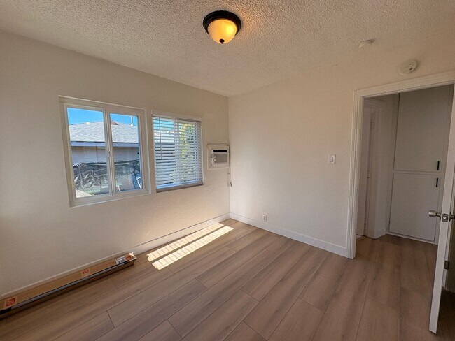 Building Photo - 15635 Curtis Ave