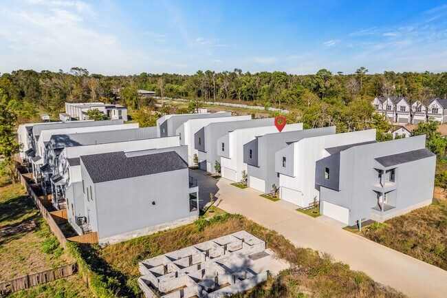 Building Photo - 5610 Savyon Dr