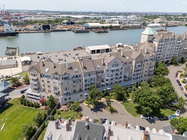 Building Photo - 207 Shearwater Ct W