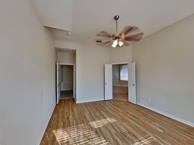 Building Photo - Stunning Home in the Highly Sought-After Wellington Addition!