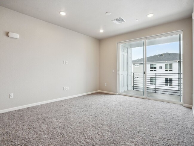 Building Photo - 1 month Free - Brand new 2 Bedroom Condo i...