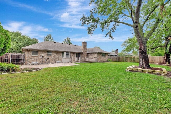 Building Photo - Charming Ranch in Rockwood!