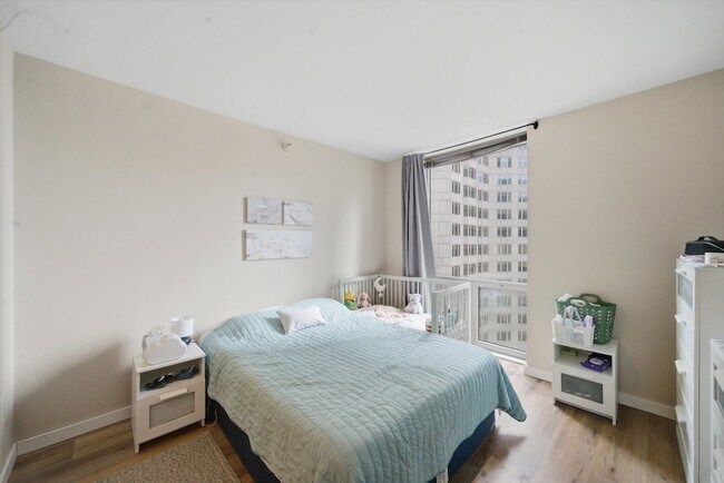 Building Photo - 222 N Columbus Dr