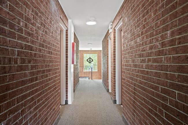 Building Photo - 8440 W 95th St