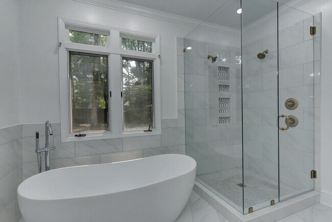 Building Photo - 801 Brightwood Ln