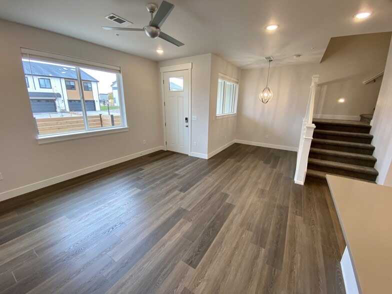 Building Photo - 2402 49th Ave Ct