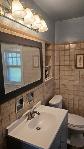 Building Photo - 2155 W 9th Ave