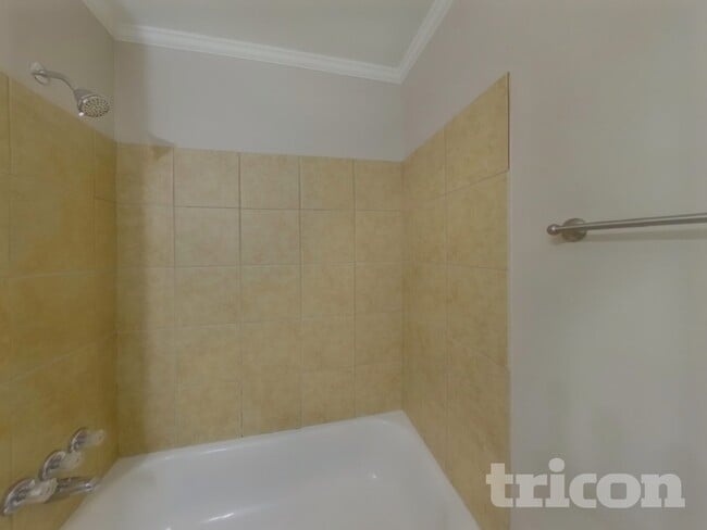 Building Photo - 6273 Branch Hill Cir