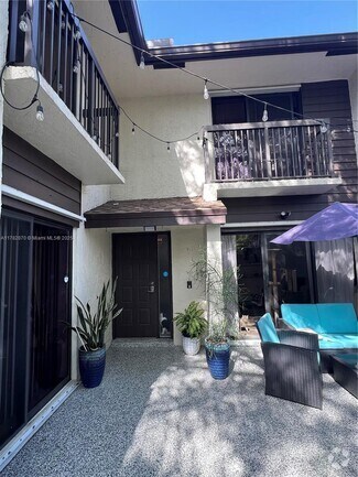 Building Photo - 3357 Cocoplum Cir