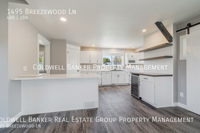 Building Photo - 1495 Breezewood Ln