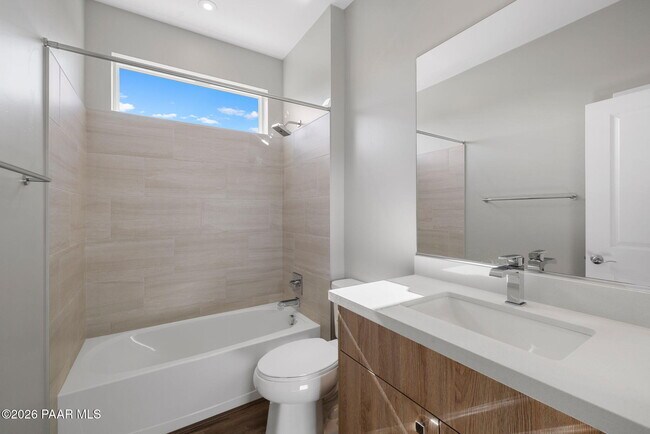 Building Photo - 1340 Rockwood Dr