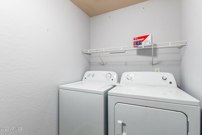 Building Photo - 16734 E La Montana Dr