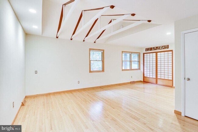 Building Photo - This elegant and unique three-level split ...