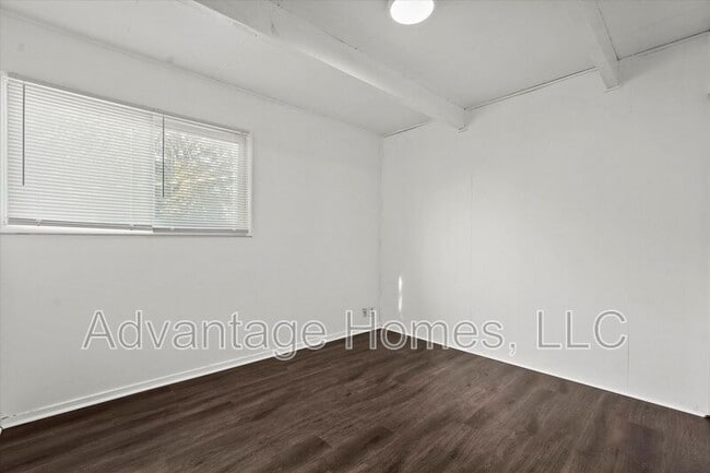 Building Photo - 914 N 70th St