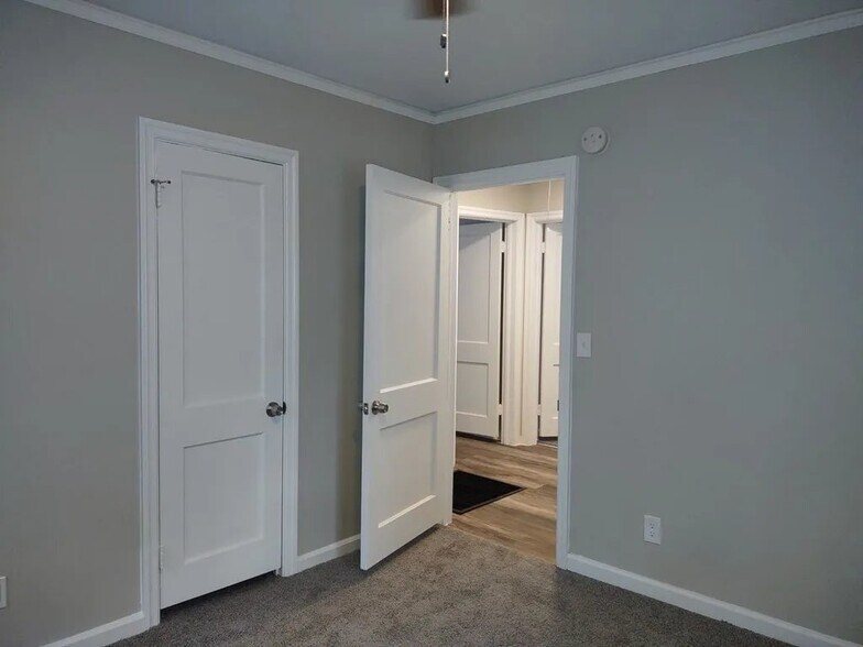 Building Photo - 4118 16th Ave