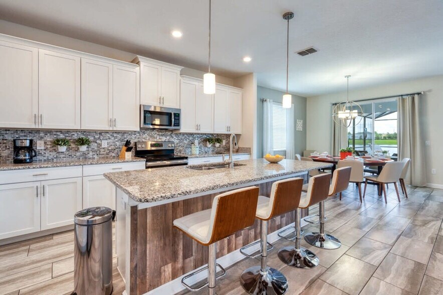 Building Photo - 4793 Kings Castle Cir