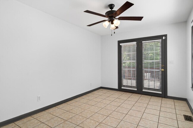 Building Photo - 11304 Cox Ave