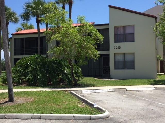 Building Photo - 2310 S Cypress Bend Dr